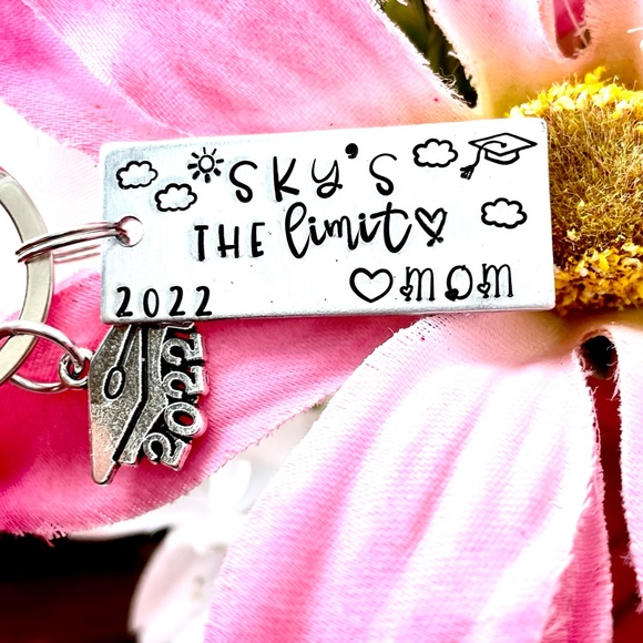 Class of 2022 Keychain - Graduation Keychain- Graduation Gift- Grad Gift - Picture 2 of 9